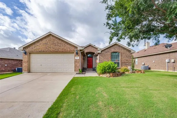 $2,300 | 905 Meadowedge Lane, Denton, TX 76207