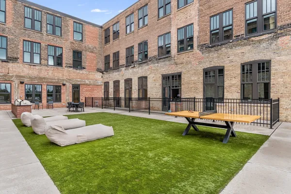 $4,325 | 2032 North Clybourn Avenue, Unit 132, Chicago, IL 60614