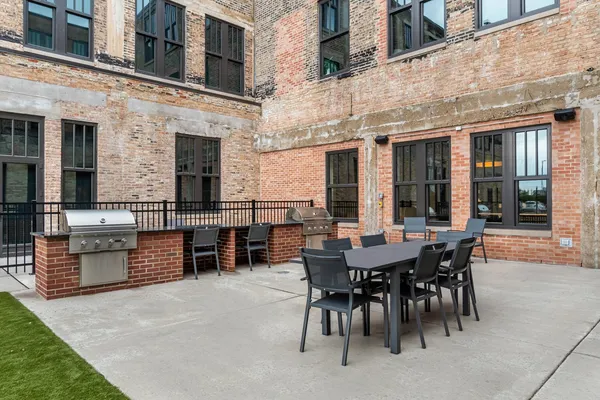 $4,325 | 2032 North Clybourn Avenue, Unit 132, Chicago, IL 60614