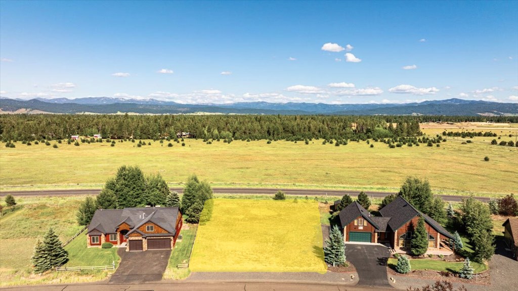 13132 Hawks Bay Road, Unit 17 Donnelly, ID 83615 - Photo 2 of 10