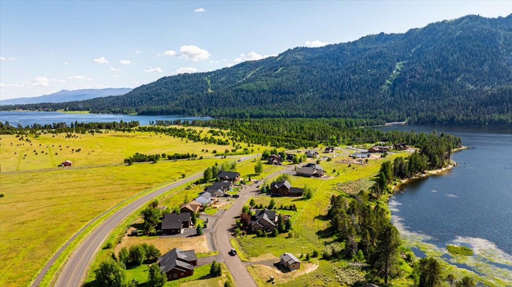 13132 Hawks Bay Road, Unit 17 Donnelly, ID 83615 - Photo 8 of 10