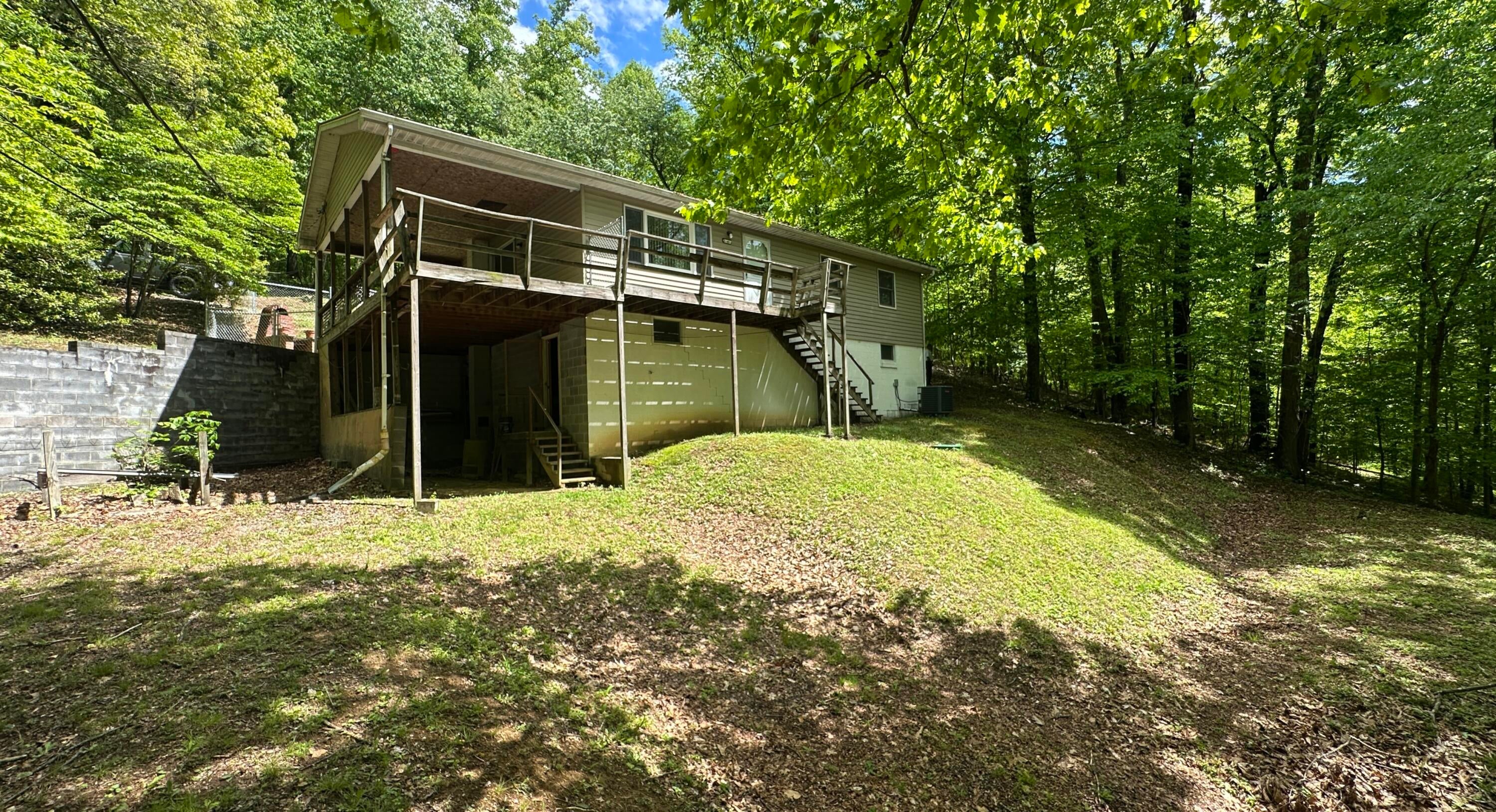 186 View Road Alderson, WV 24910 - Photo 4 of 39 View Road