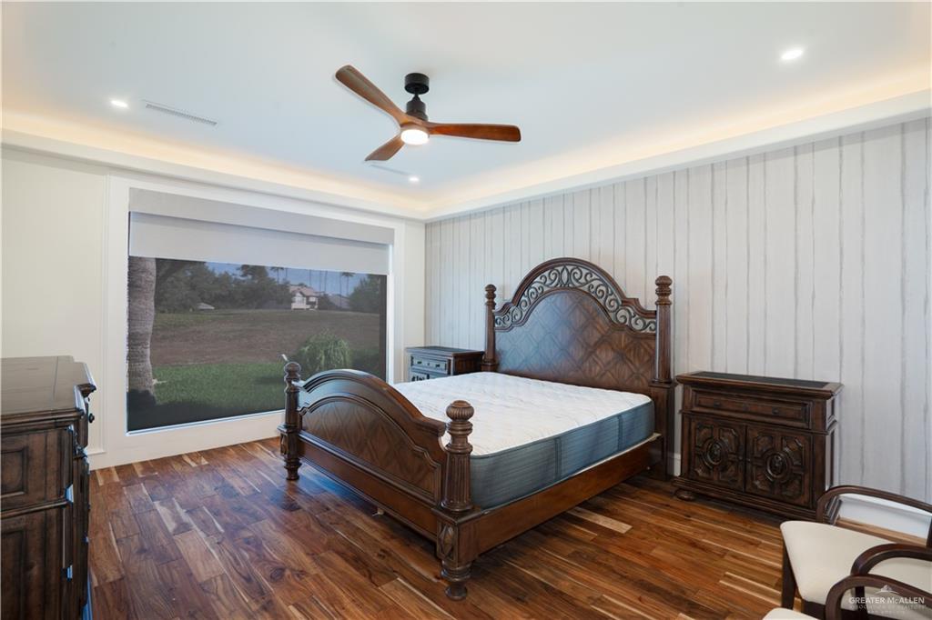 2013 Sabinal Street Mission, TX 78572 - Photo 14 of 33 a bedroom with a bed and a window