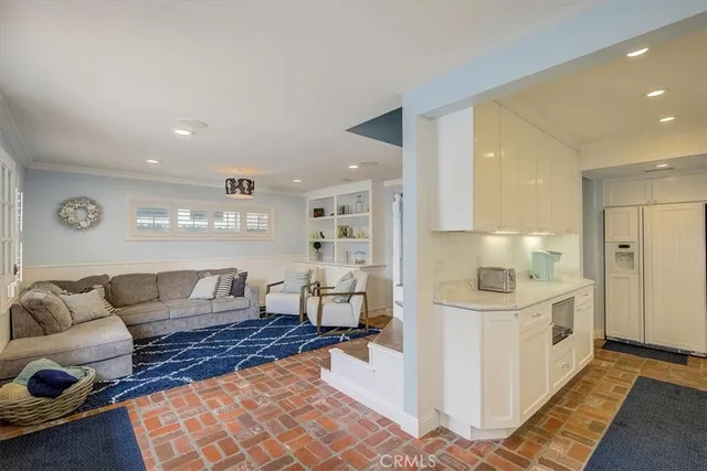 $8,000 | 2128 Miramar Drive, Newport Beach, CA 92661