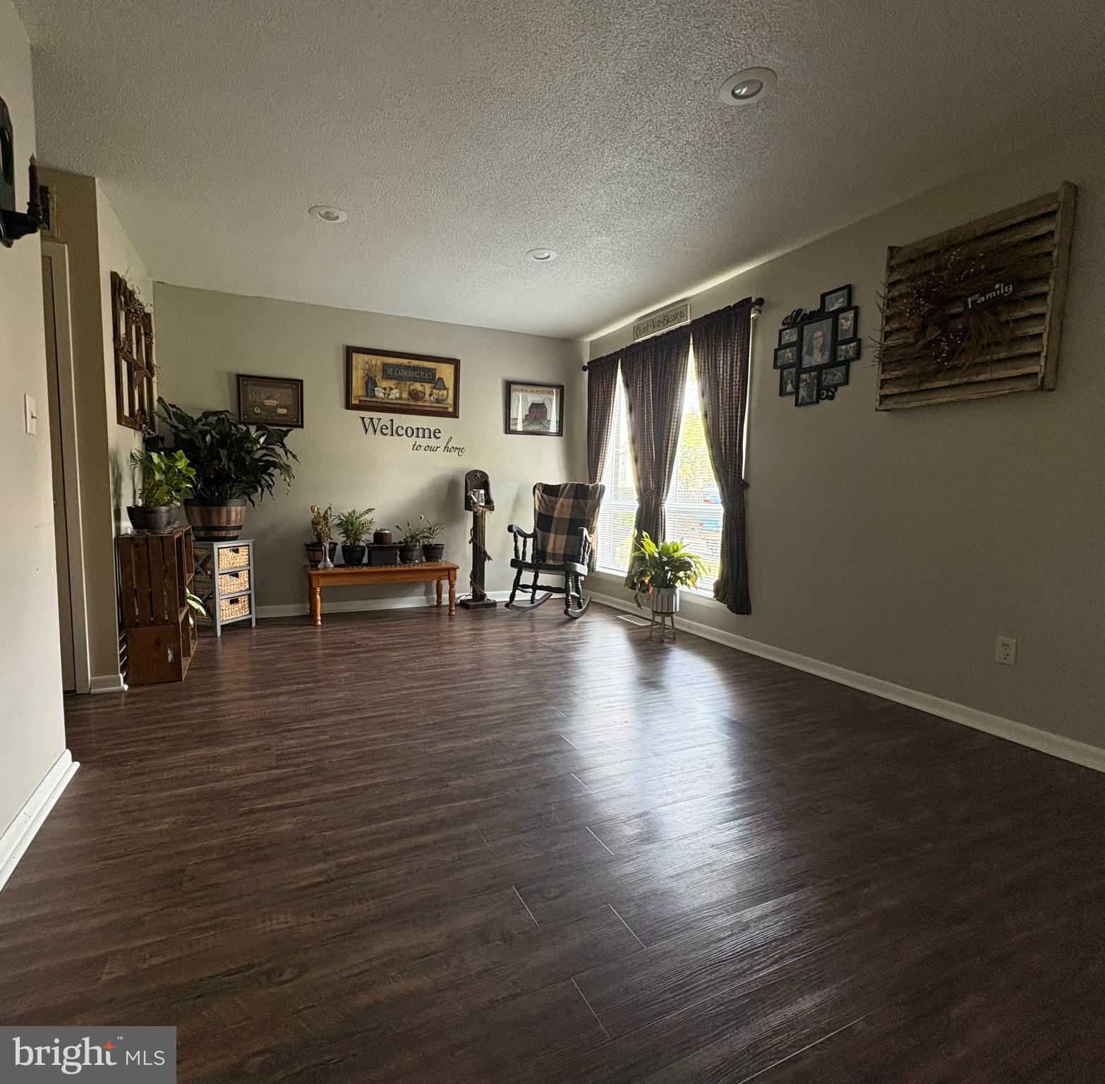 3115 Equinox Road Dover, PA 17315 - Photo 10 of 24 Living room