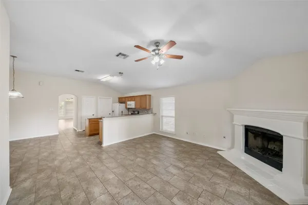 $1,950 | 273 Mesa View, Montgomery, TX 77316