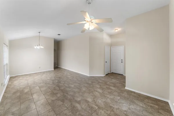 $1,950 | 273 Mesa View, Montgomery, TX 77316