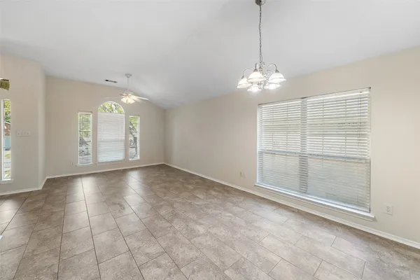 $1,950 | 273 Mesa View, Montgomery, TX 77316