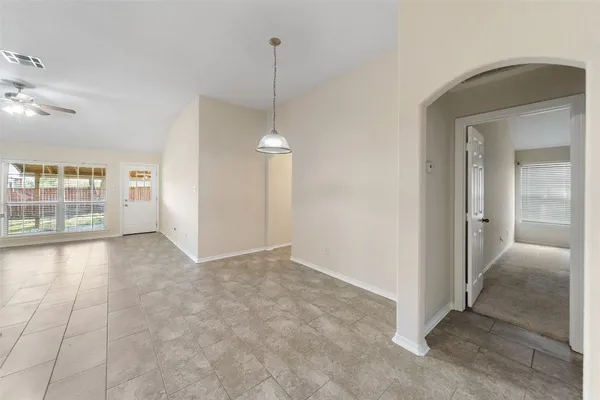 $1,950 | 273 Mesa View, Montgomery, TX 77316