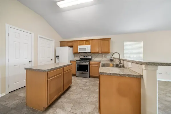 $1,950 | 273 Mesa View, Montgomery, TX 77316