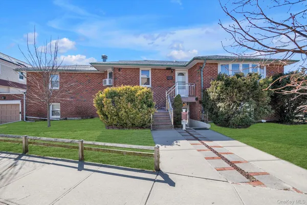 $969,999 | 4400 Atlantic Avenue | Seagate