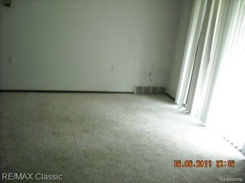 32013 West 12 Mile Road, Unit 110 Farmington, MI 48334 - Photo 5 of 8 12 Mile W 32013 6-16-11 tt (4)