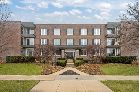 $629,900 | 1350 North Western Avenue, Unit 310, Lake Forest, IL 60045