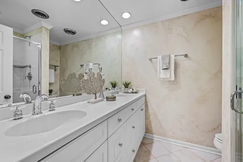 $629,900 | 1350 North Western Avenue, Unit 310, Lake Forest, IL 60045