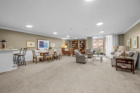 $629,900 | 1350 North Western Avenue, Unit 310, Lake Forest, IL 60045