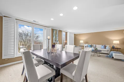 $629,900 | 1350 North Western Avenue, Unit 310, Lake Forest, IL 60045