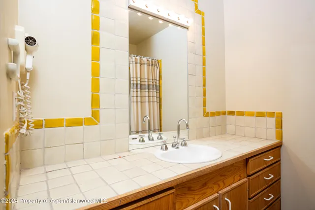 $55,000 | 925 West North Street, Aspen, CO 81611