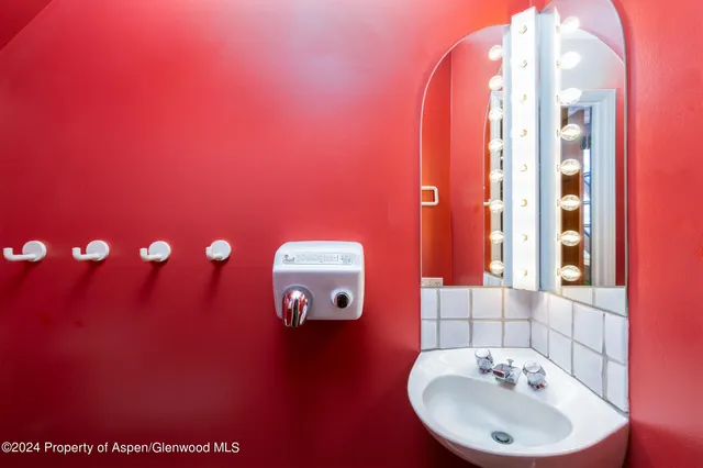 $55,000 | 925 West North Street, Aspen, CO 81611