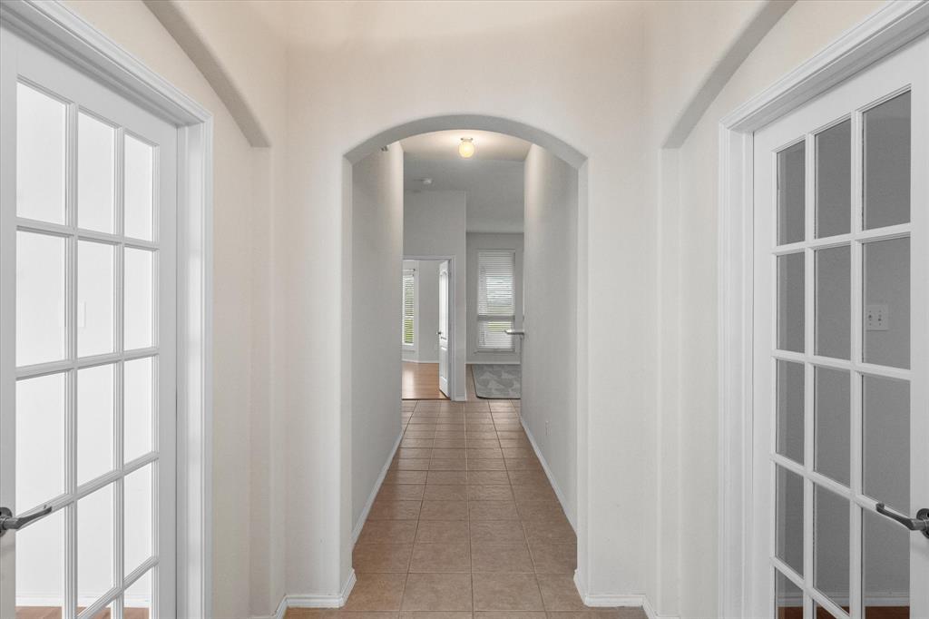 10929 Soft Shell Drive Venus, TX 76084 - Photo 30 of 39 a view of a hallway