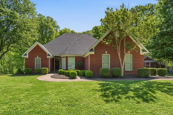 $439,900 | 920 Hillcrest Street, Lawrenceburg, TN 38464