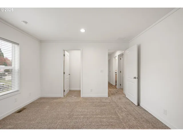 $159,000 | 4900 Royal Avenue, Unit 105, Eugene, OR 97402