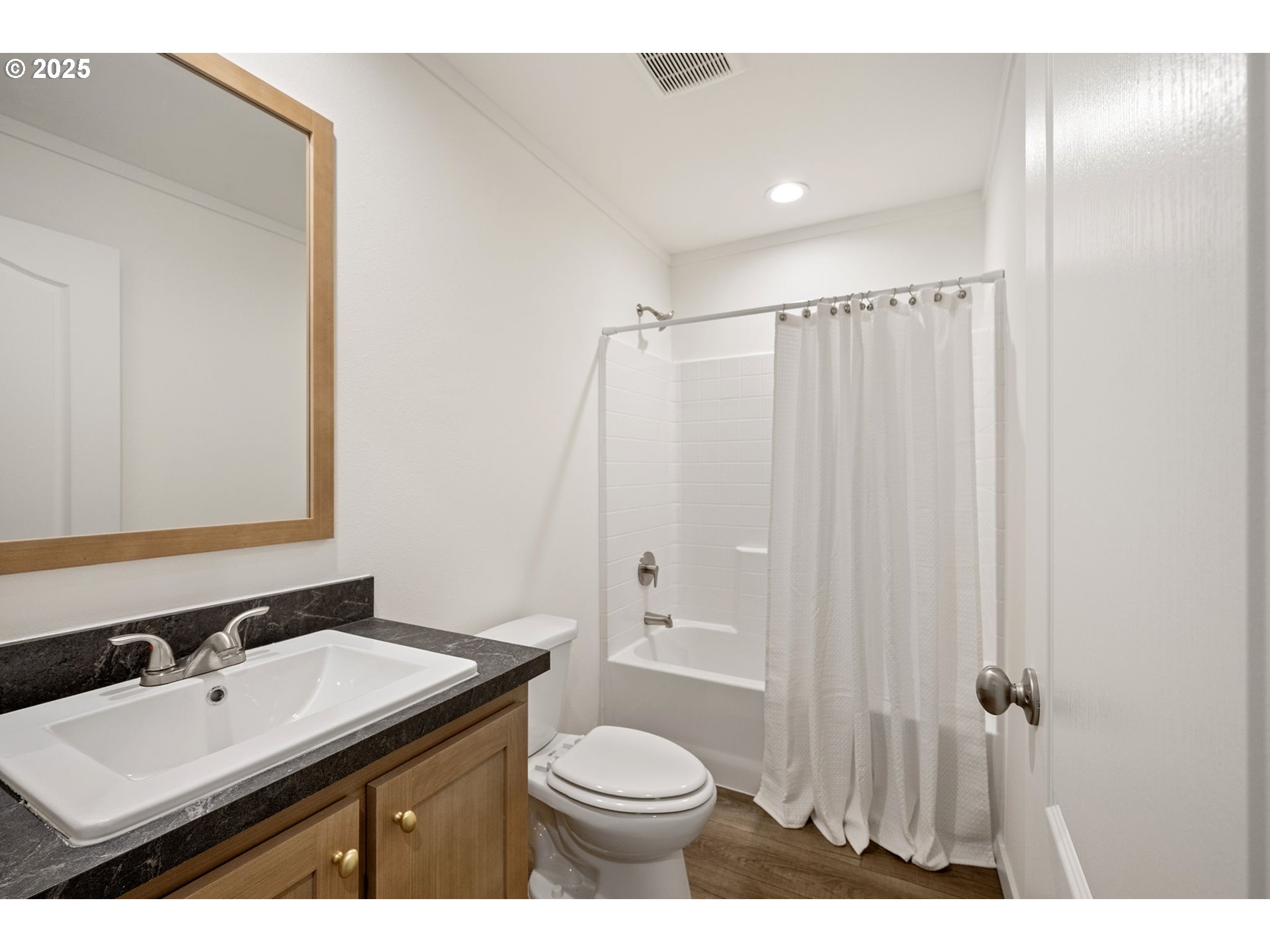 4900 Royal Avenue, Unit 105 Eugene, OR 97402 - Photo 21 of 26 Bedroom