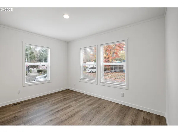 $159,000 | 4900 Royal Avenue, Unit 105, Eugene, OR 97402