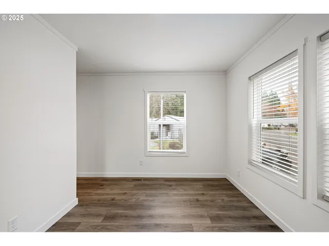 $159,000 | 4900 Royal Avenue, Unit 105, Eugene, OR 97402