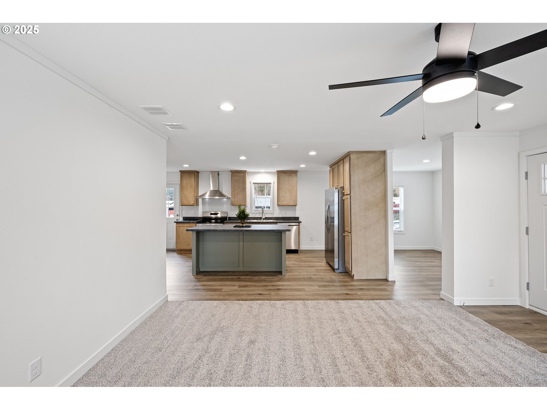4900 Royal Avenue, Unit 105 Eugene, OR 97402 - Photo 6 of 26 Kitchen/Dining Room