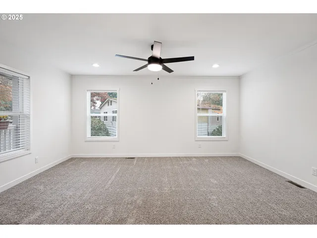 $159,000 | 4900 Royal Avenue, Unit 105, Eugene, OR 97402