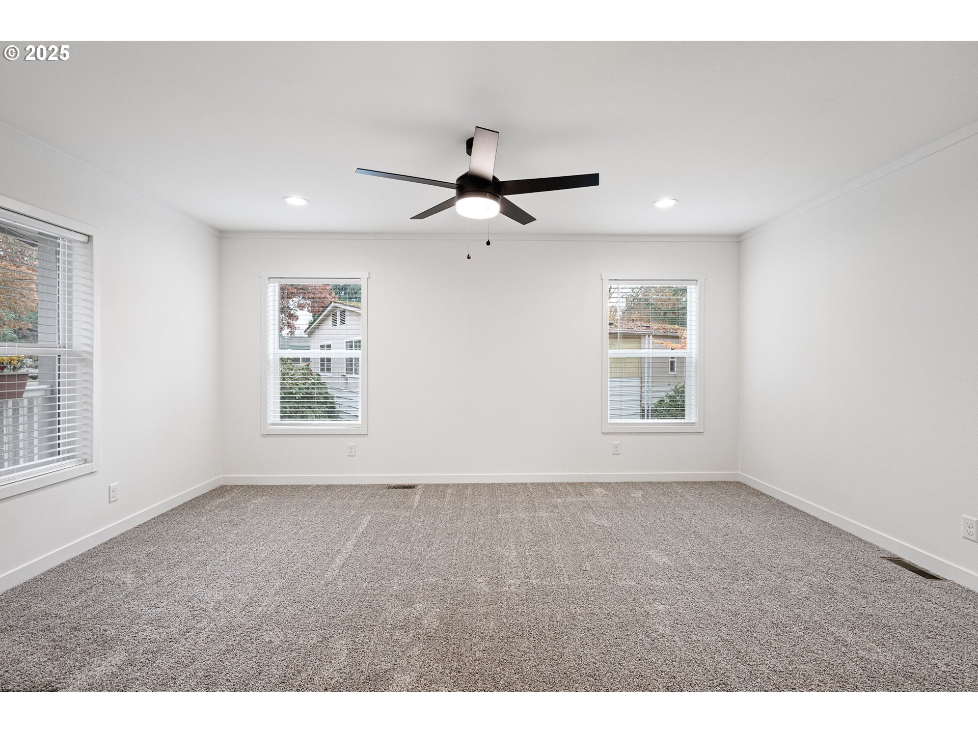 4900 Royal Avenue, Unit 105 Eugene, OR 97402 - Photo 7 of 26 Dining Room