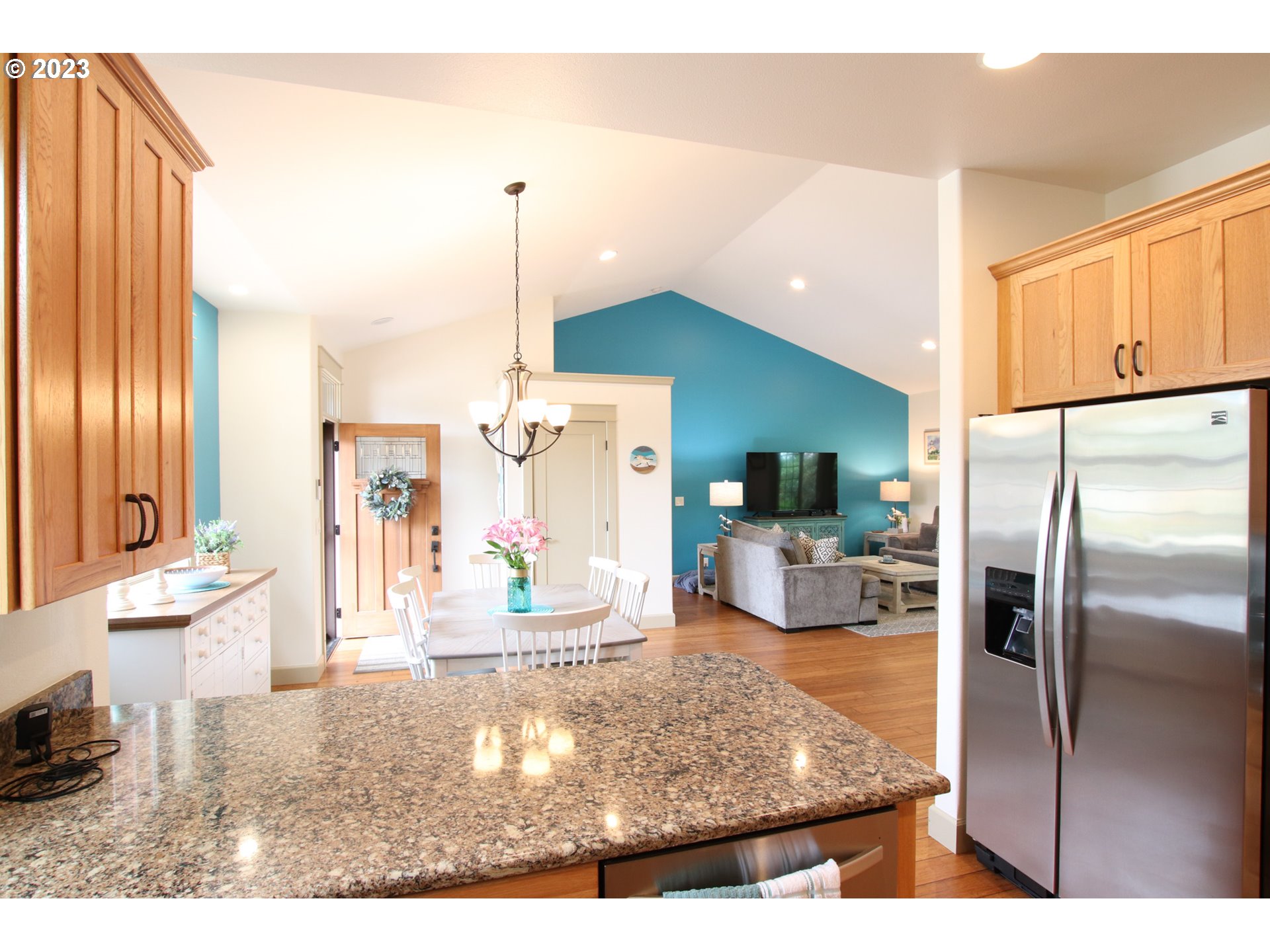 1614 38th Loop Florence, OR 97439 - Photo 12 of 23 Kitchen
