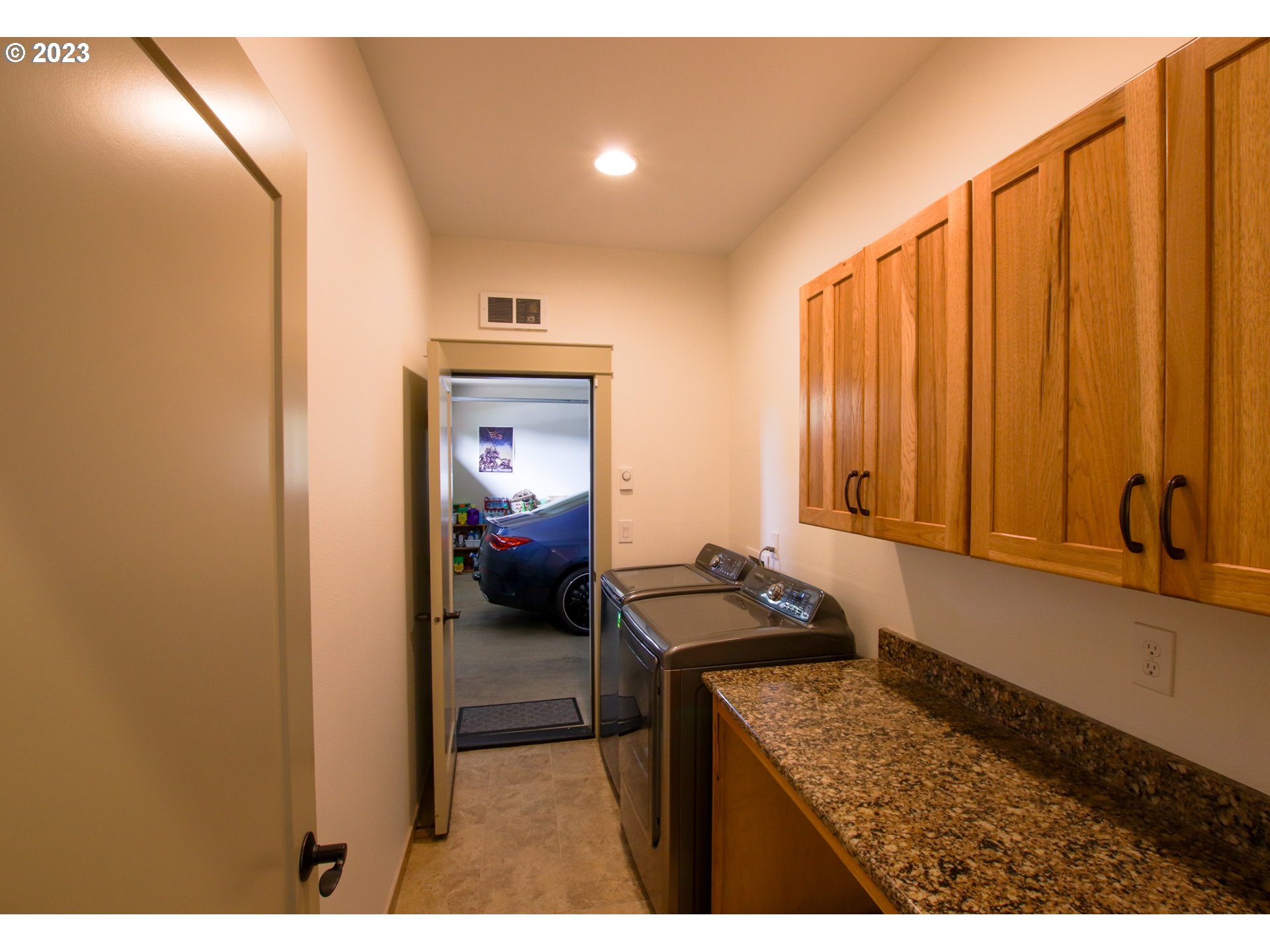 1614 38th Loop Florence, OR 97439 - Photo 20 of 23 Laundry