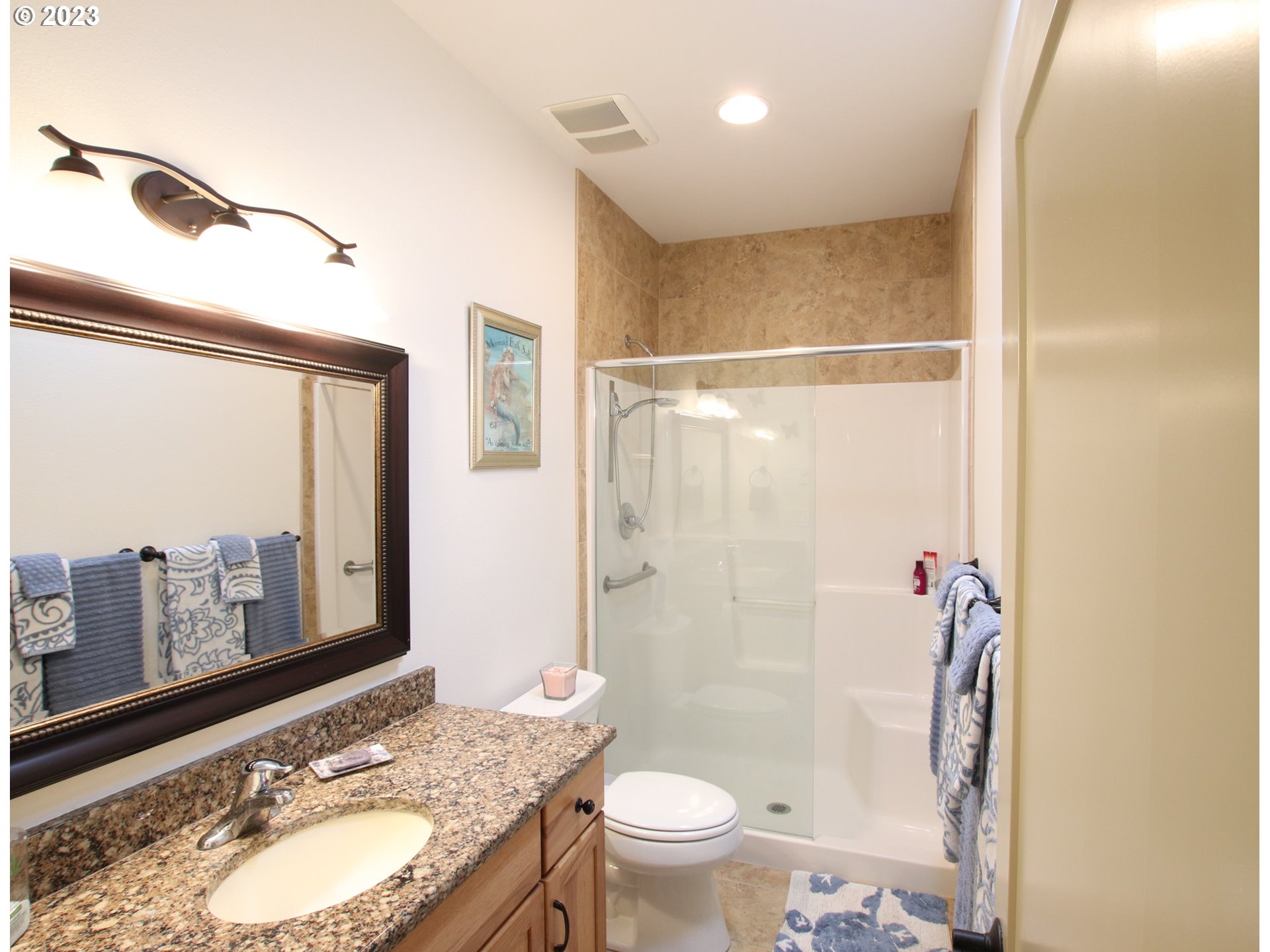 1614 38th Loop Florence, OR 97439 - Photo 21 of 23 Bathroom