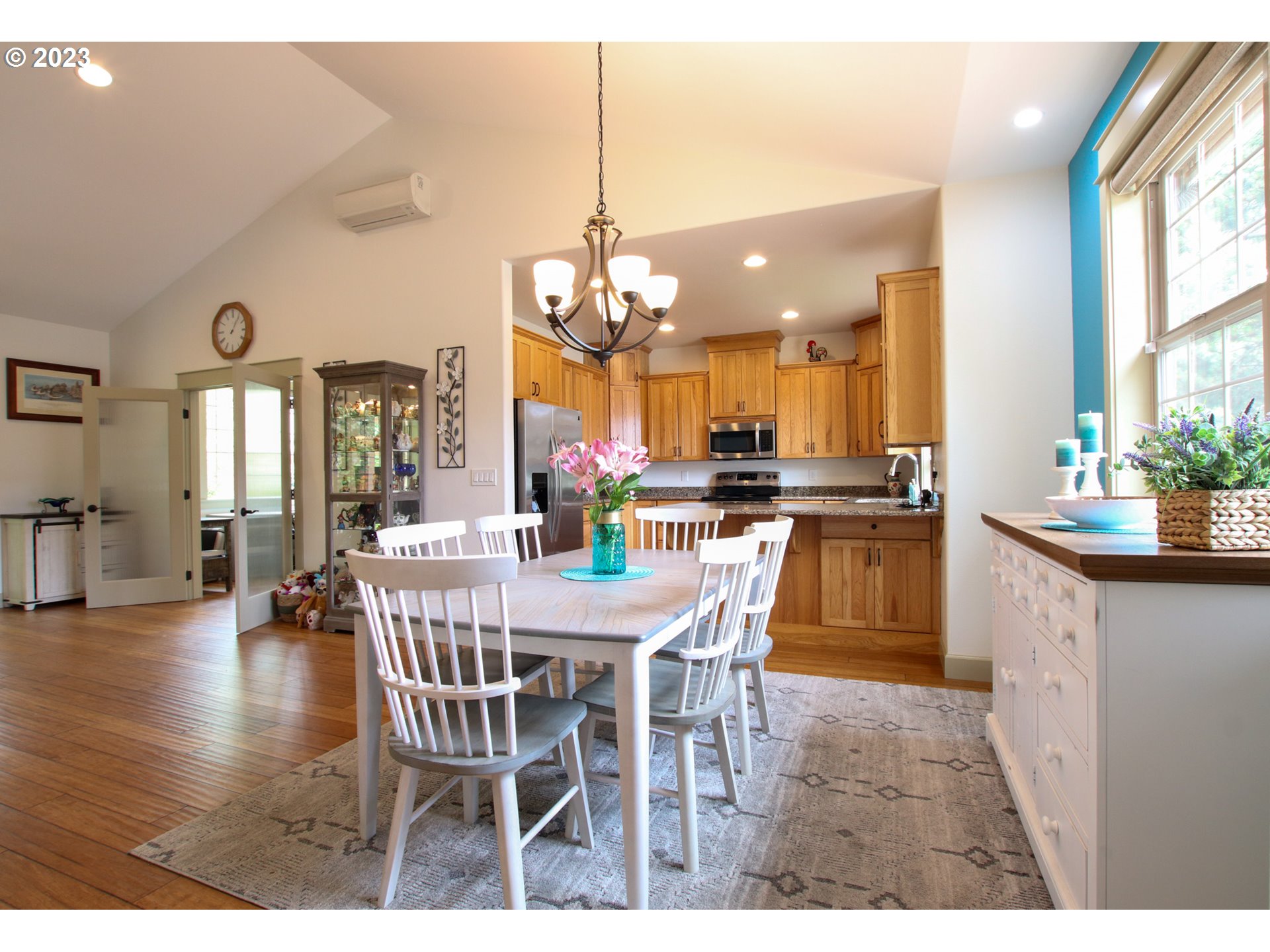 1614 38th Loop Florence, OR 97439 - Photo 5 of 23 Kitchen/Dining Room