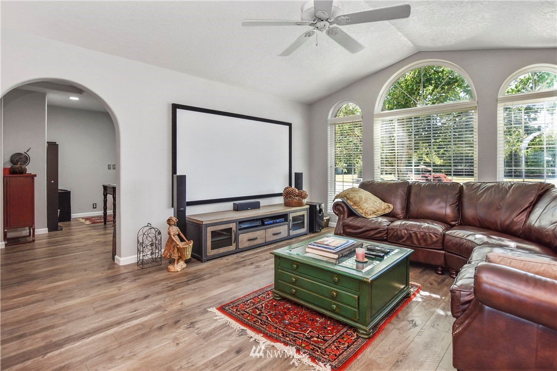 555 Quick Road Castle Rock, WA 98611 - Photo 4 of 23 Gallery Image 4