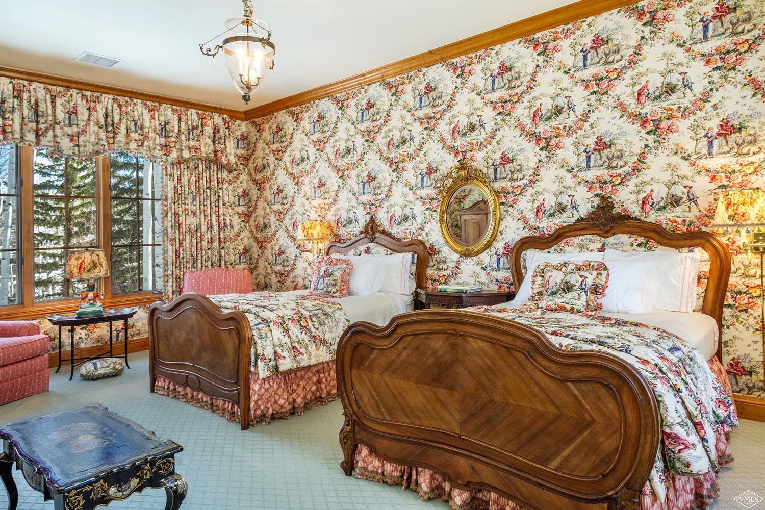 157 Pilgrim Drive Edwards, CO 81632 - Photo 26 of 29 a bedroom with double bed and a window