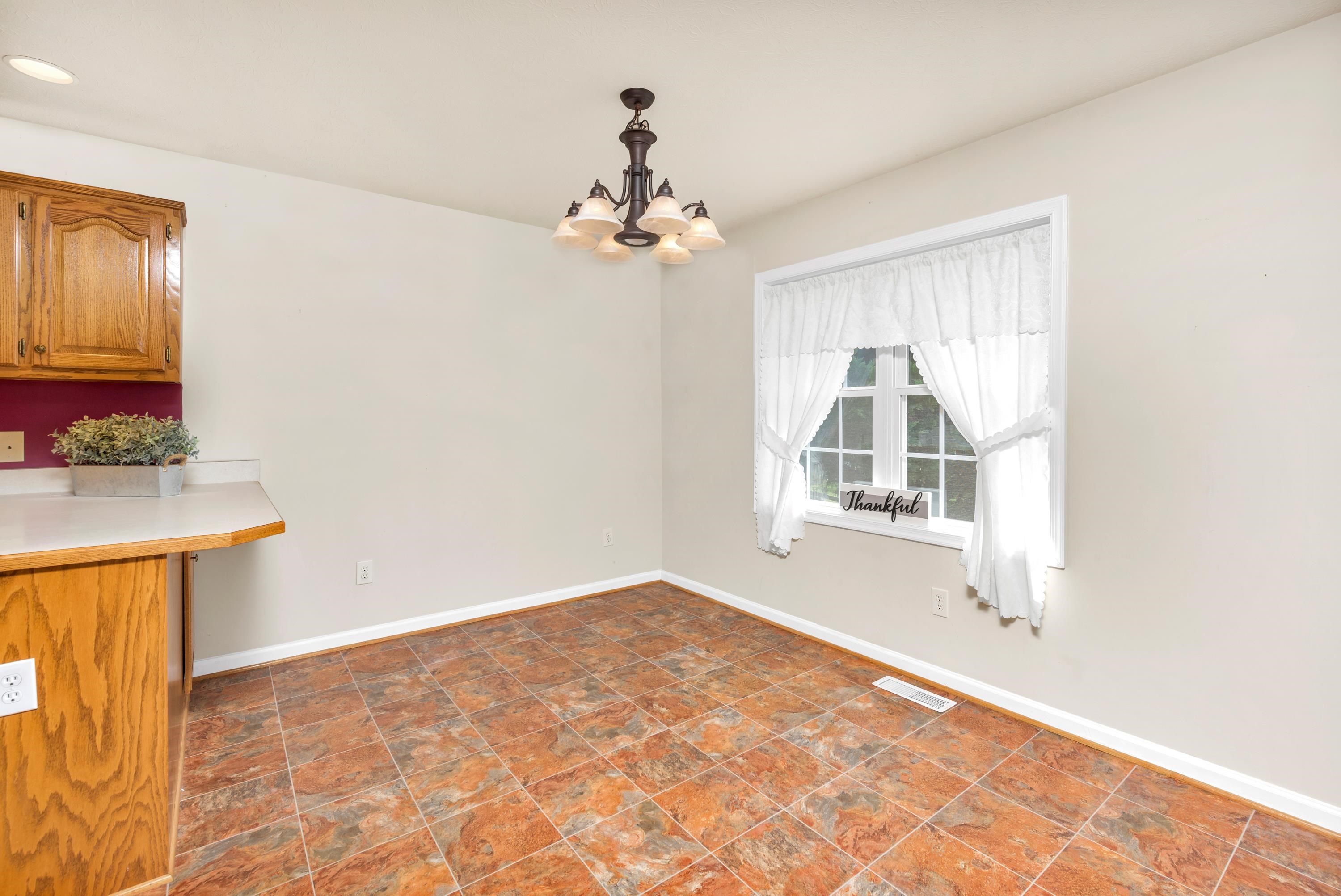 8 Winter Ridge Drive Stuarts Draft, VA 24477 - Photo 12 of 39 Gallery Image 12
