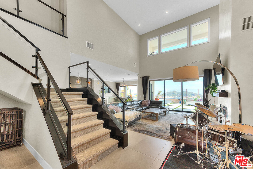 20558 Overlook Court Porter Ranch, CA 91326 - Photo 3 of 48 a view of entryway