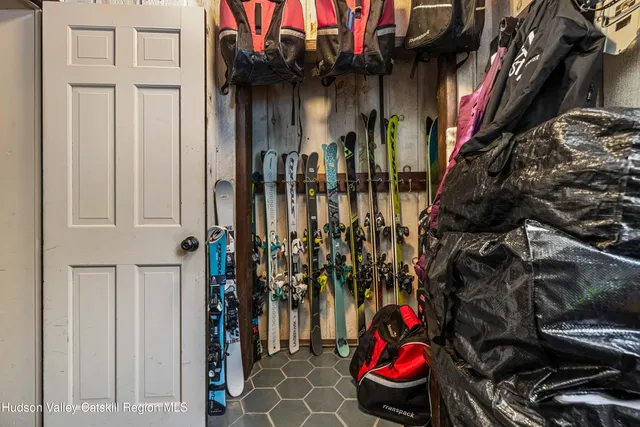 $885,000 | 30 The Loop, Windham, NY 12496