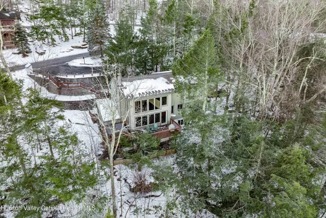 $885,000 | 30 The Loop, Windham, NY 12496