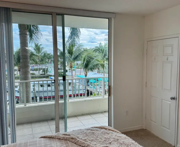 $5,750 | 625 Casa Loma Boulevard, Unit 304, Boynton Beach, FL 33435