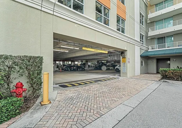 $5,750 | 625 Casa Loma Boulevard, Unit 304, Boynton Beach, FL 33435