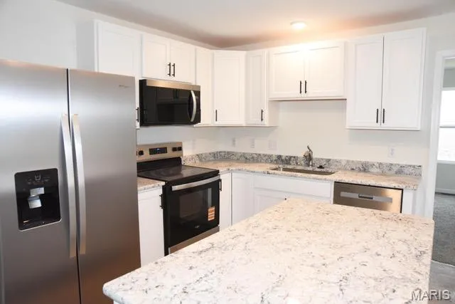 $414,900 | 620 Eisenhower Boulevard, Troy, IL 62294