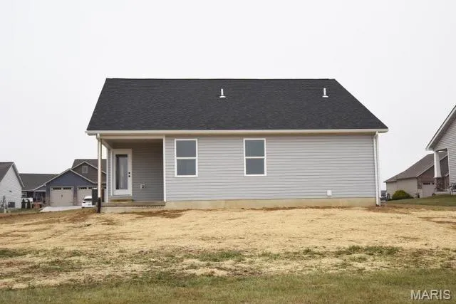 $414,900 | 620 Eisenhower Boulevard, Troy, IL 62294