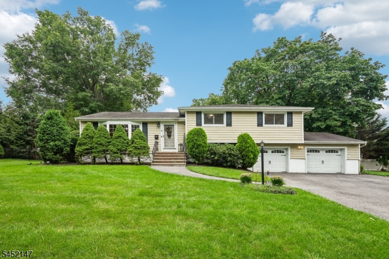 24 Lawrence Road Wayne, NJ 07470 - Photo 2 of 36 Gallery Image 2