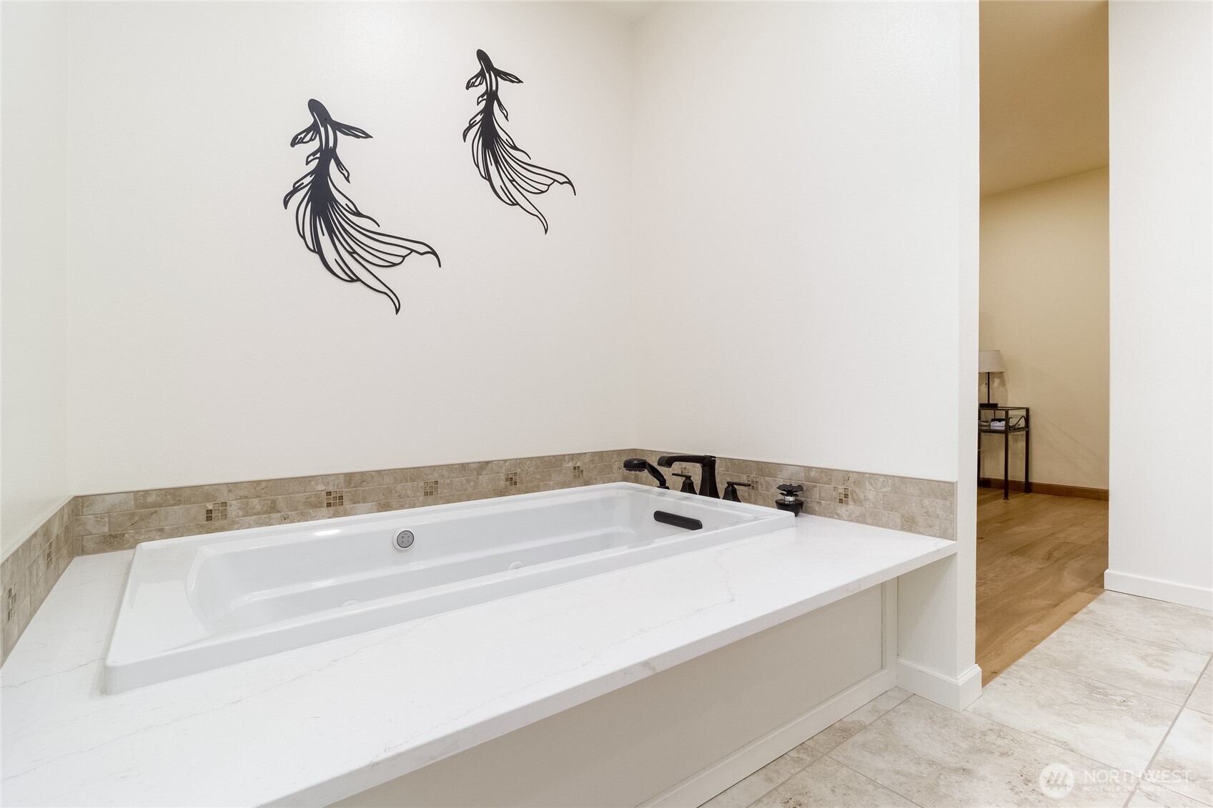 1343 Highland Road Walla Walla, WA 99362 - Photo 20 of 40 a bathroom with a tub and a shower
