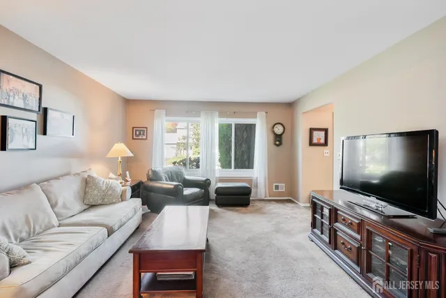 $699,900 | 29 Liberty Drive, Dayton, NJ 08810