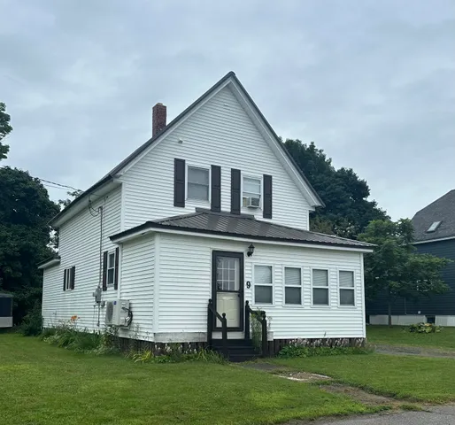 $199,500 | 9 Maple Street, East Millinocket, ME 04430