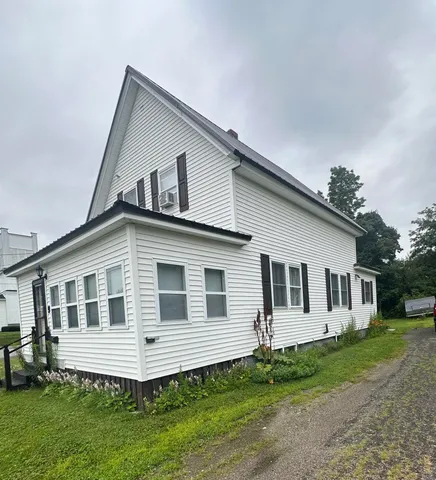 $199,500 | 9 Maple Street, East Millinocket, ME 04430
